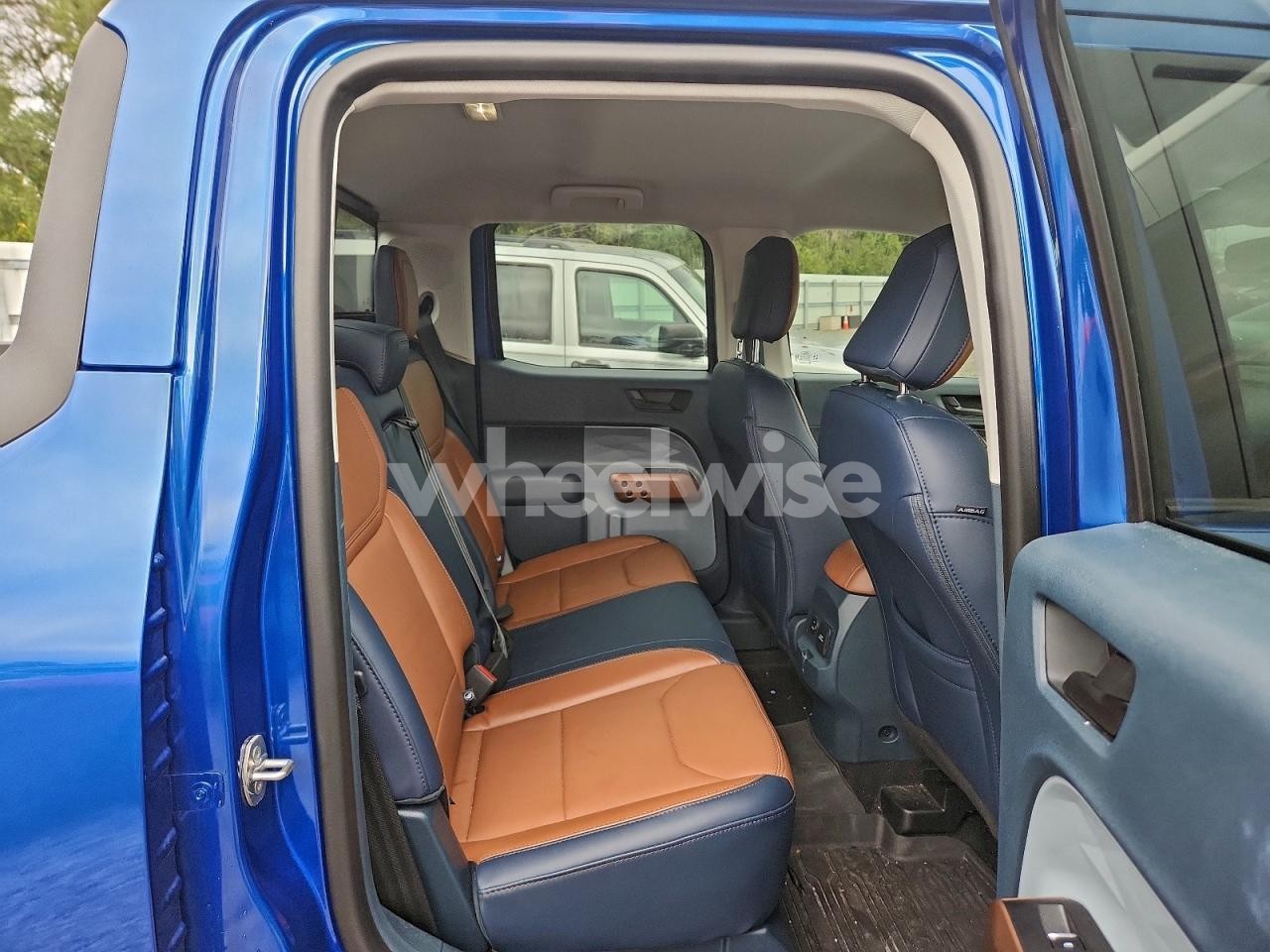 Photo 10 of 2024 FORD MAVERICK LARIAT (VIN 3FTTW8S99RRB45587)