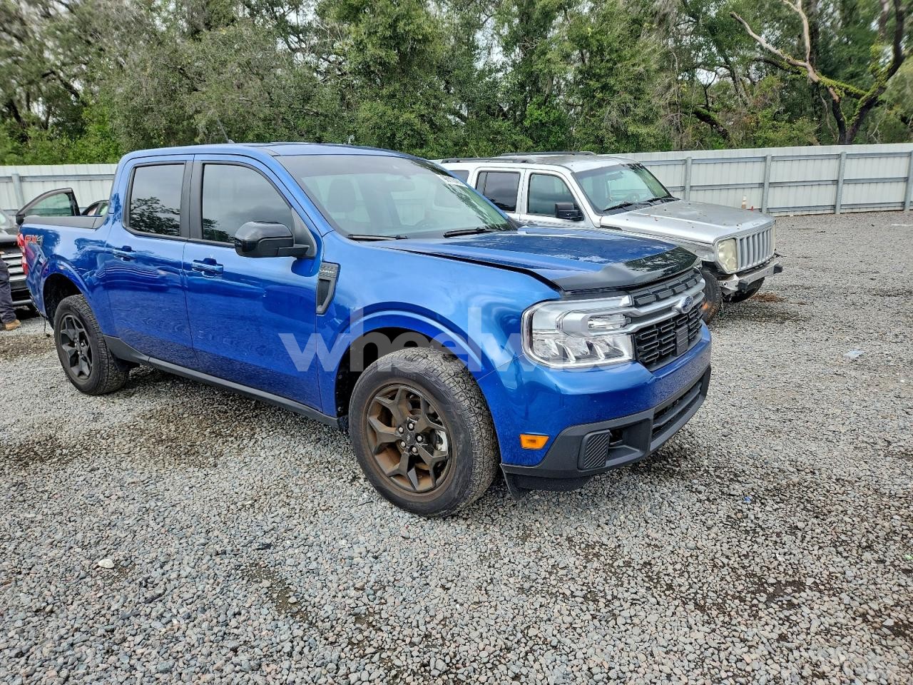 Photo 4 of 2024 FORD MAVERICK LARIAT (VIN 3FTTW8S99RRB45587)