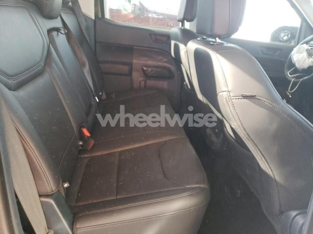Photo 2 of 2025 FORD MAVERICK LARIAT (VIN 3FTTW8SA0SRA24396)