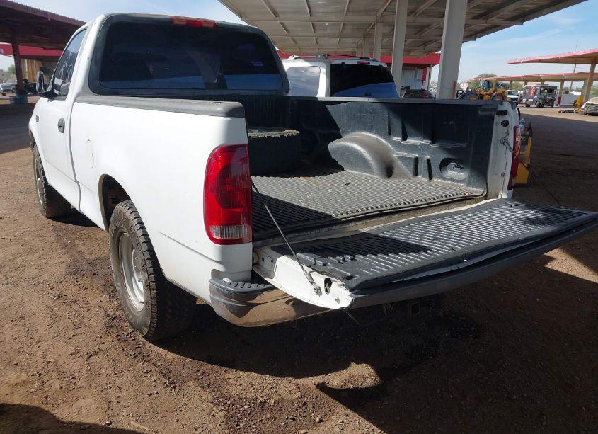 Photo 3 of 2001 Ford F-150 XL/XLT (VIN 3FTZF17261MA78638)