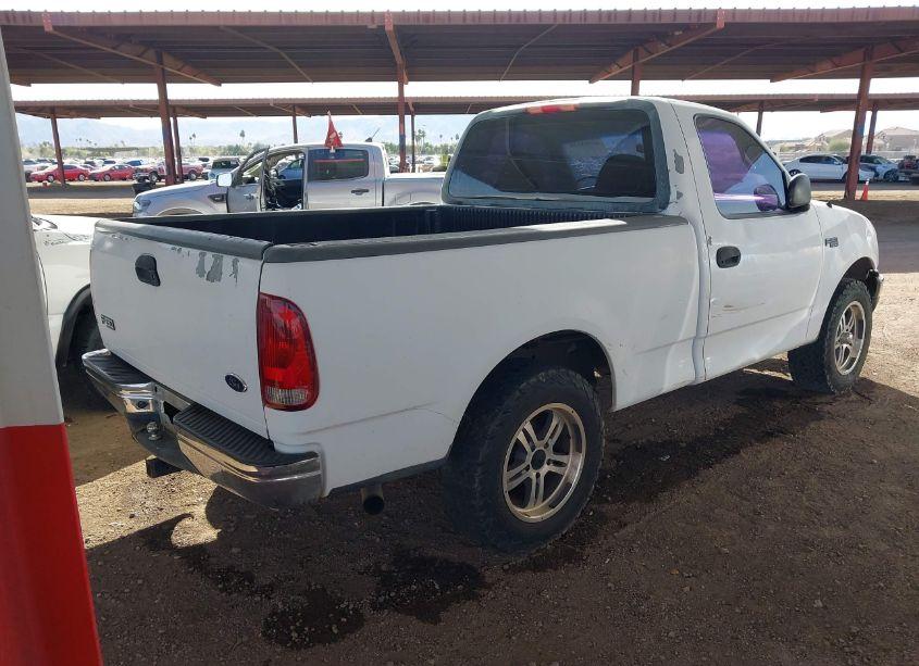 Photo 4 of 2001 Ford F-150 XL/XLT (VIN 3FTZF17261MA78638)