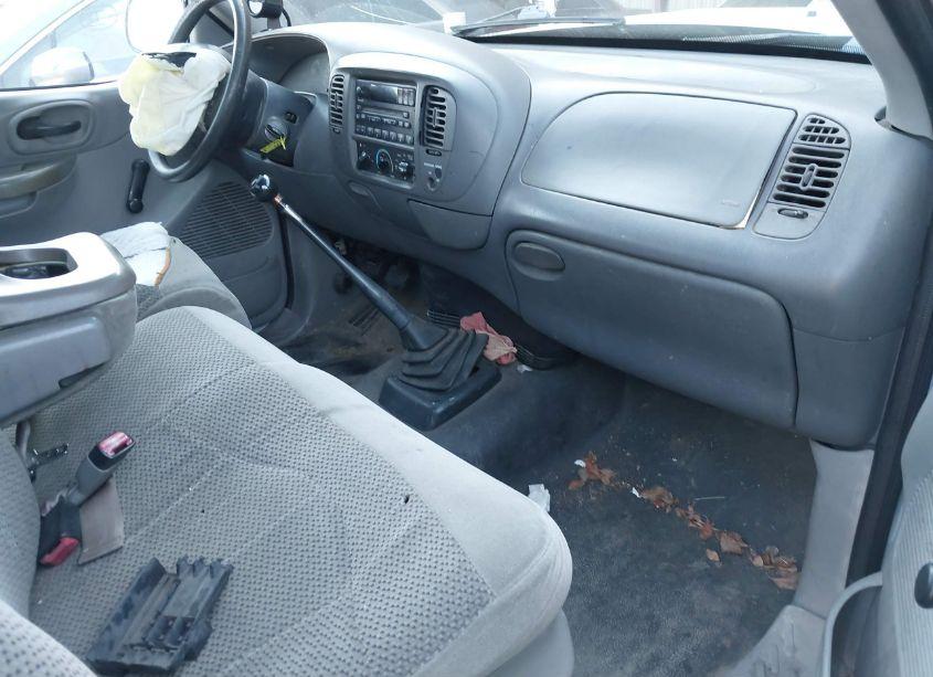 Photo 5 of 2000 Ford F-150 WORK SERIES/XL/XLT (VIN 3FTZF172XYMA42851)