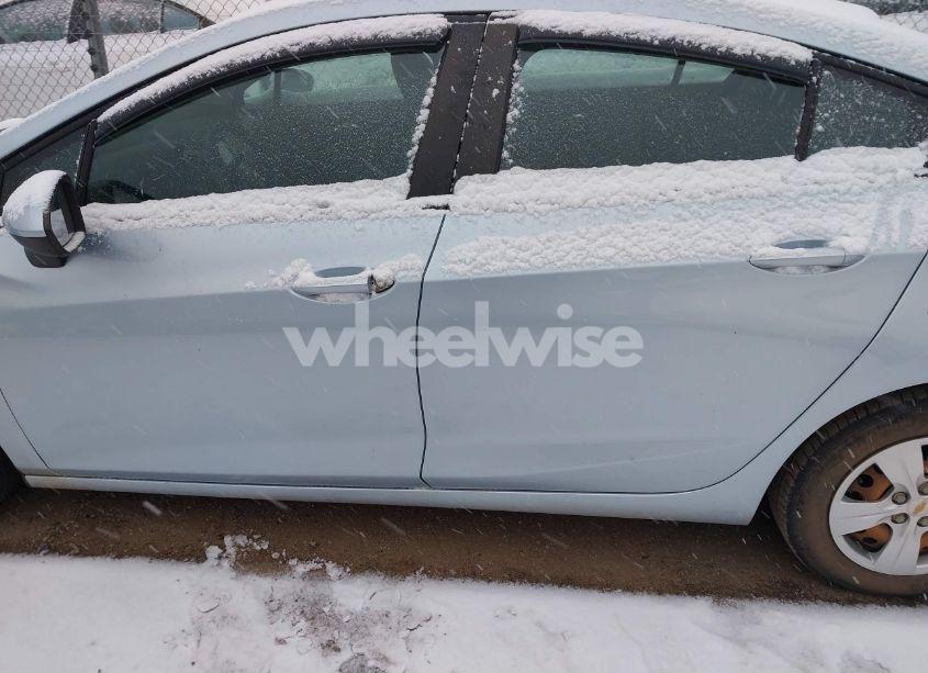 Photo 6 of 2017 Chevrolet Cruze LS AUTO (VIN 3G1BC5SM1HS547028)