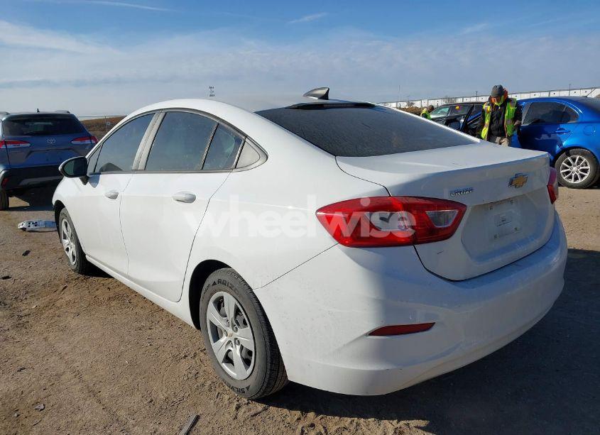 Photo 3 of 2017 Chevrolet Cruze LS AUTO (VIN 3G1BC5SM9HS571416)