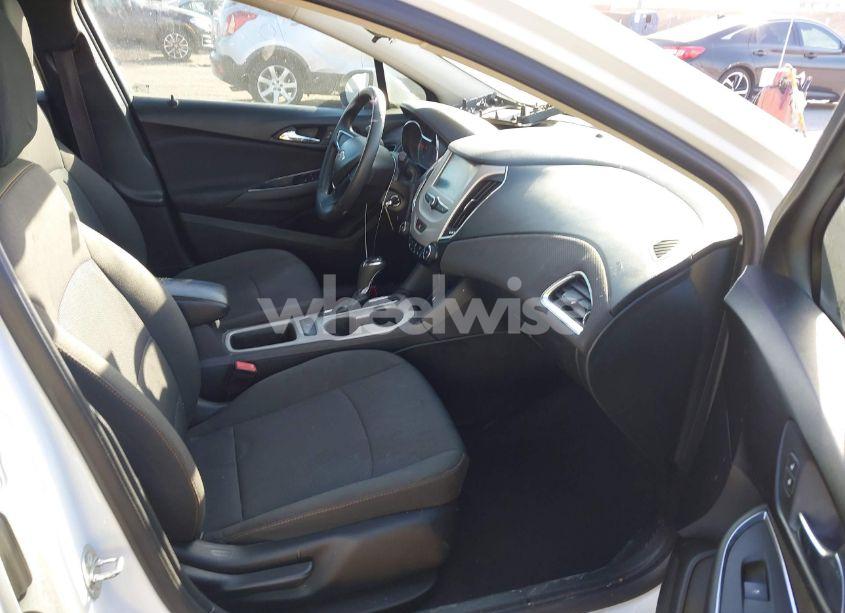 Photo 5 of 2017 Chevrolet Cruze LS AUTO (VIN 3G1BC5SM9HS571416)