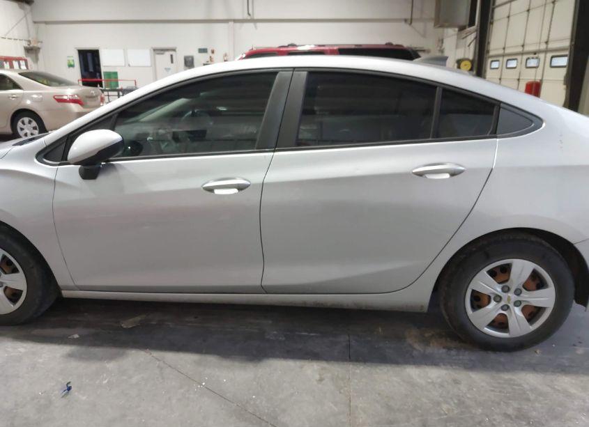 Photo 14 of 2017 Chevrolet Cruze LS AUTO (VIN 3G1BC5SMXHS563759)