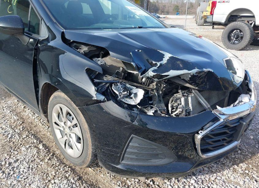 Photo 6 of 2019 Chevrolet Cruze LS (VIN 3G1BC6SM4KS564063)