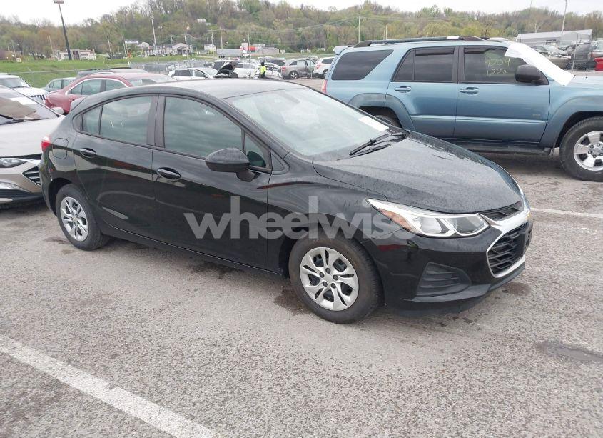 2019 Chevrolet Cruze LS (VIN 3G1BC6SM8KS585191) main photo