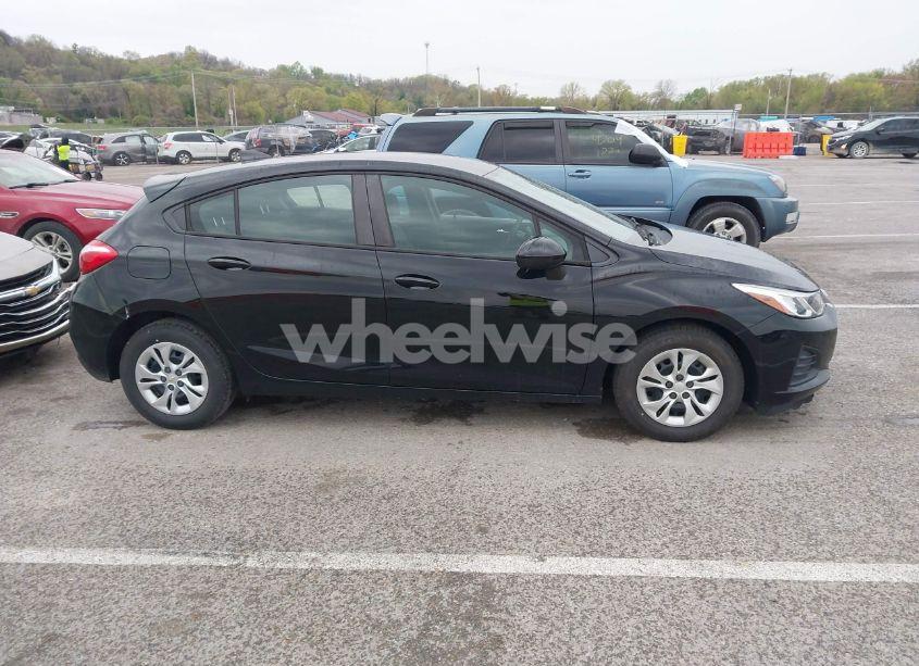 Photo 13 of 2019 Chevrolet Cruze LS (VIN 3G1BC6SM8KS585191)