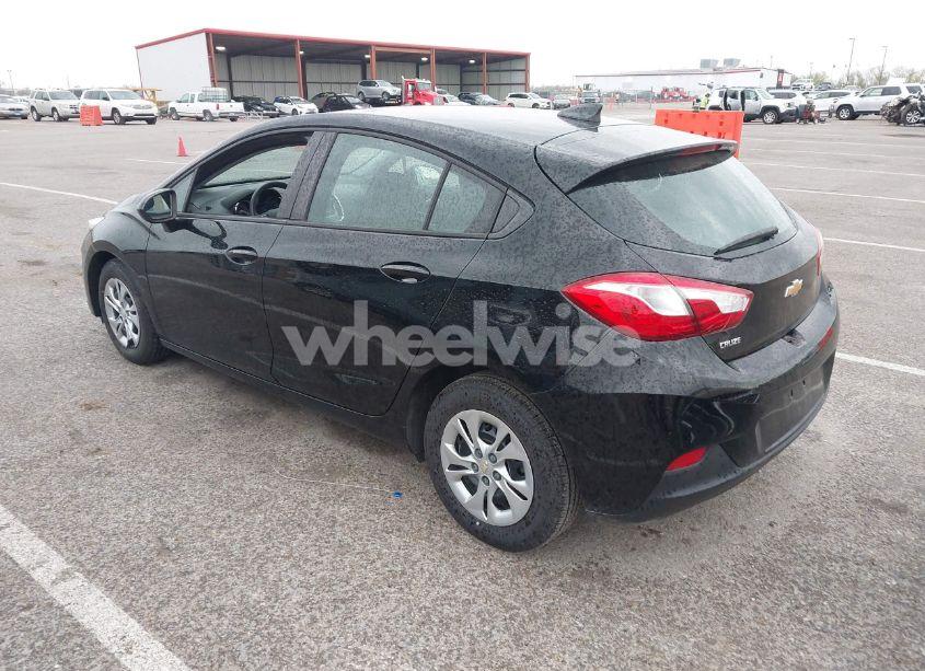 Photo 3 of 2019 Chevrolet Cruze LS (VIN 3G1BC6SM8KS585191)