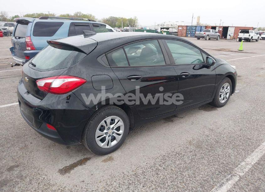 Photo 4 of 2019 Chevrolet Cruze LS (VIN 3G1BC6SM8KS585191)