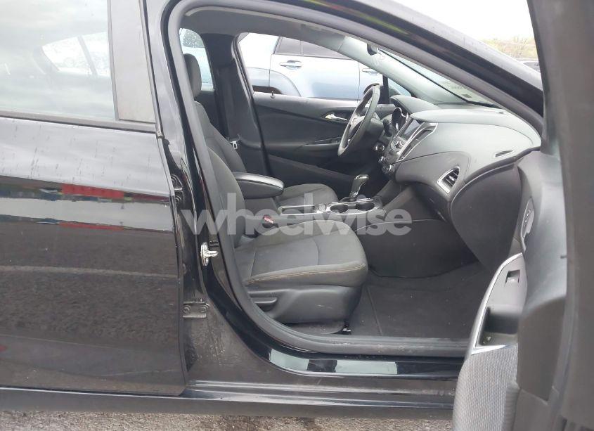 Photo 5 of 2019 Chevrolet Cruze LS (VIN 3G1BC6SM8KS585191)