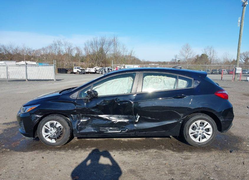 Photo 15 of 2019 Chevrolet Cruze LS (VIN 3G1BC6SMXKS568196)