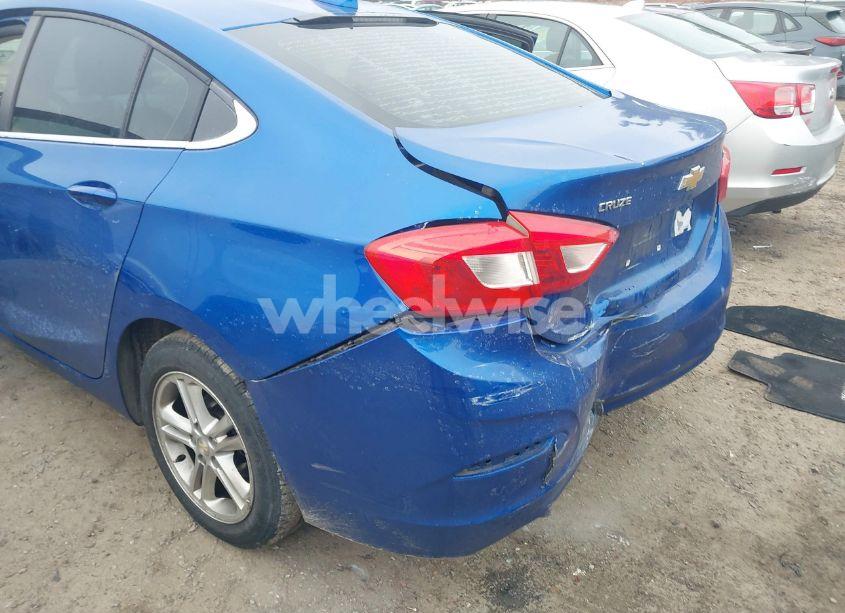 Photo 6 of 2017 Chevrolet Cruze LT AUTO (VIN 3G1BE5SM1HS559240)