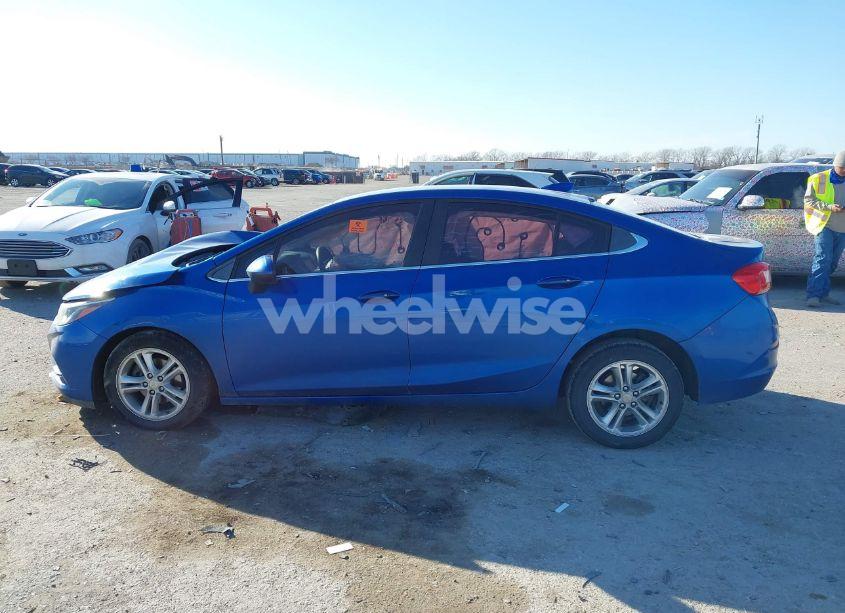 Photo 14 of 2017 Chevrolet Cruze LT AUTO (VIN 3G1BE5SM2HS572935)