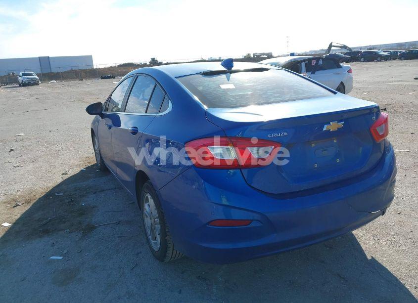 Photo 3 of 2017 Chevrolet Cruze LT AUTO (VIN 3G1BE5SM2HS572935)