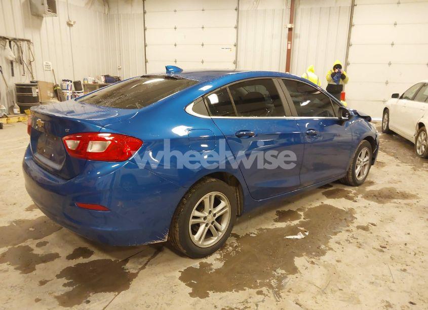 Photo 4 of 2017 Chevrolet Cruze LT AUTO (VIN 3G1BE5SM5HS534826)