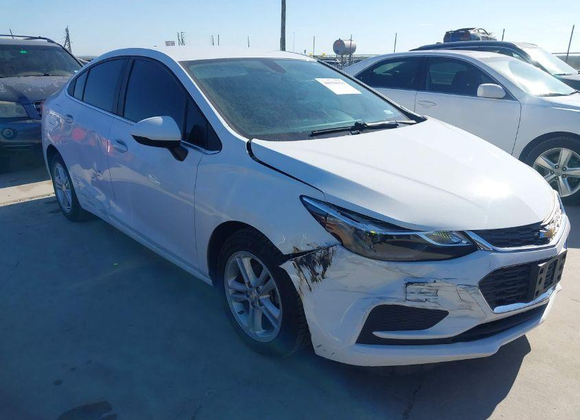 2017 Chevrolet Cruze LT AUTO (VIN 3G1BE5SM6HS561453) main photo