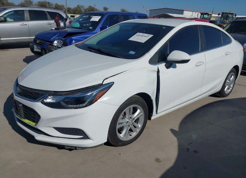 Photo 2 of 2017 Chevrolet Cruze LT AUTO (VIN 3G1BE5SM6HS561453)