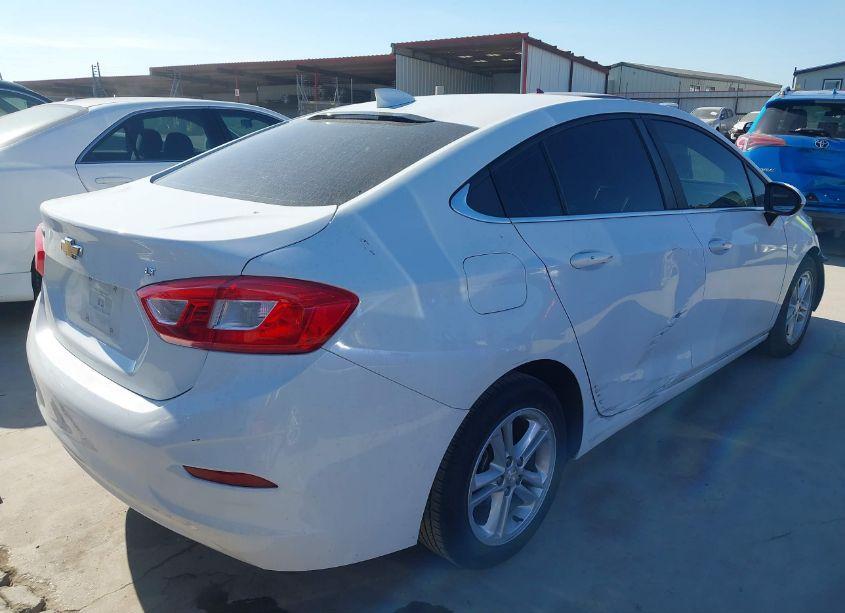 Photo 4 of 2017 Chevrolet Cruze LT AUTO (VIN 3G1BE5SM6HS561453)