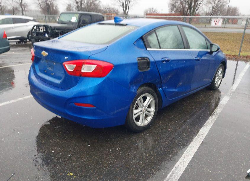 Photo 4 of 2017 Chevrolet Cruze LT AUTO (VIN 3G1BE5SM7HS521446)