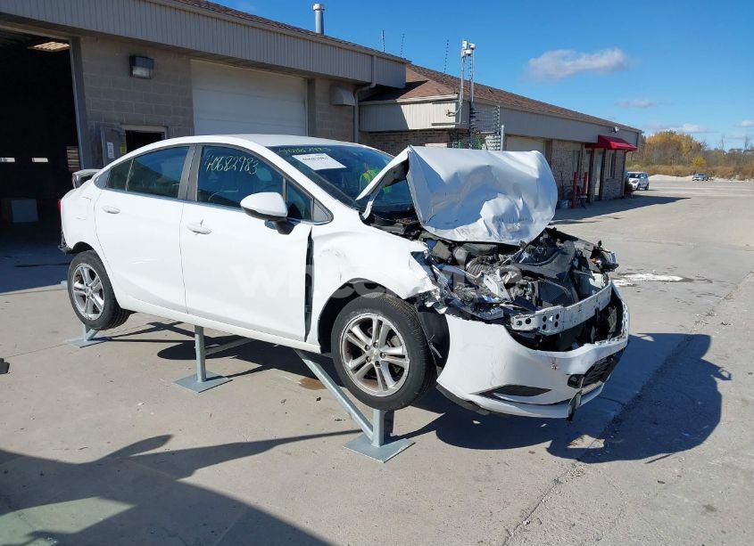 2017 Chevrolet Cruze LT AUTO (VIN 3G1BE5SM7HS531751) main photo