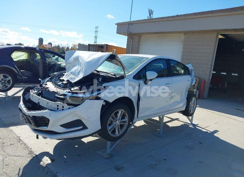 Photo 2 of 2017 Chevrolet Cruze LT AUTO (VIN 3G1BE5SM7HS531751)