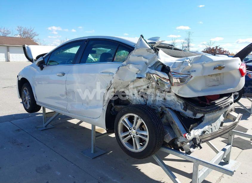 Photo 3 of 2017 Chevrolet Cruze LT AUTO (VIN 3G1BE5SM7HS531751)