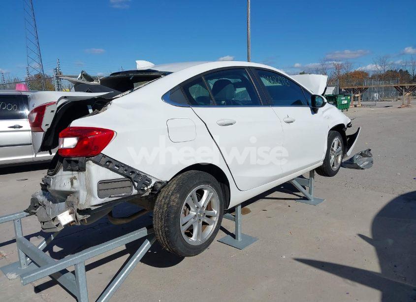 Photo 4 of 2017 Chevrolet Cruze LT AUTO (VIN 3G1BE5SM7HS531751)