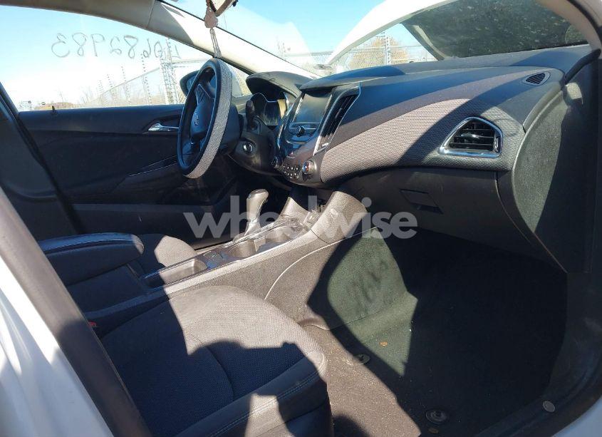 Photo 5 of 2017 Chevrolet Cruze LT AUTO (VIN 3G1BE5SM7HS531751)