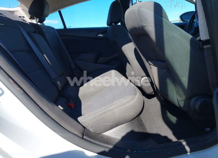 Photo 8 of 2017 Chevrolet Cruze LT AUTO (VIN 3G1BE5SM7HS531751)