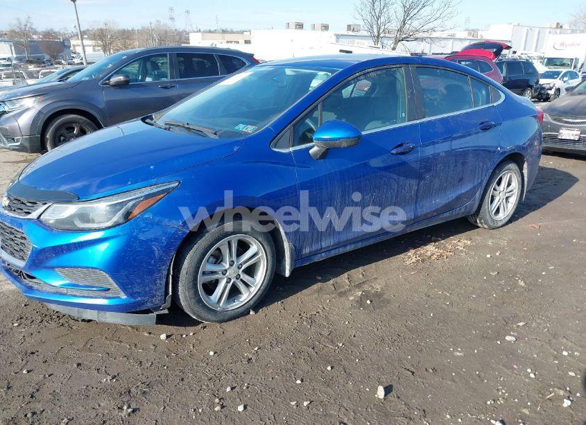 Photo 2 of 2017 Chevrolet Cruze LT AUTO (VIN 3G1BE5SM7HS579993)