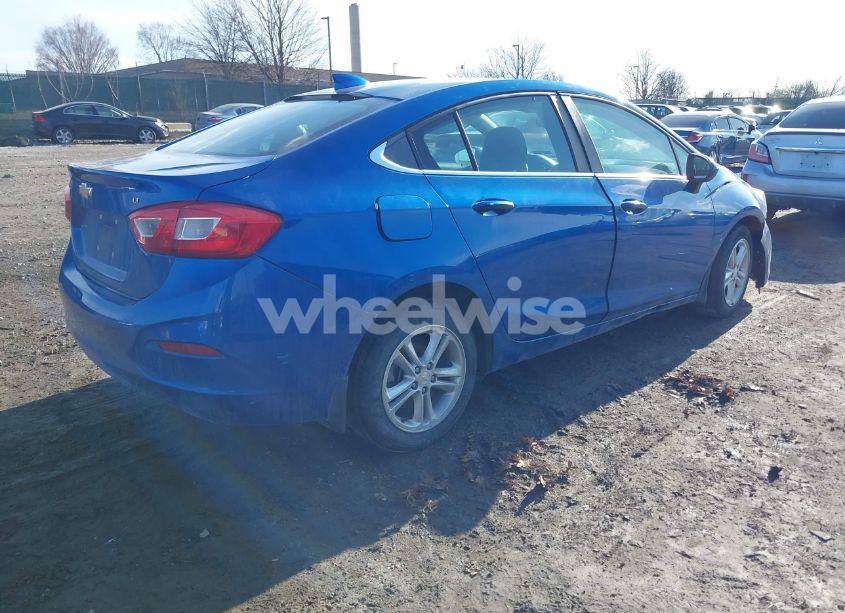 Photo 4 of 2017 Chevrolet Cruze LT AUTO (VIN 3G1BE5SM7HS579993)