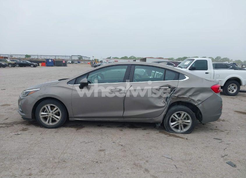 Photo 14 of 2017 Chevrolet Cruze LT AUTO (VIN 3G1BE5SM8HS571188)