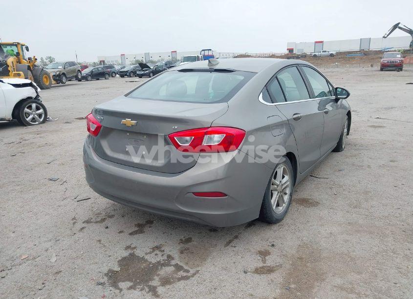 Photo 4 of 2017 Chevrolet Cruze LT AUTO (VIN 3G1BE5SM8HS571188)