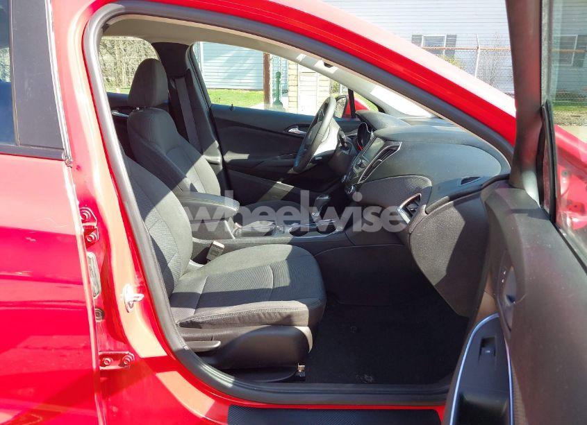 Photo 5 of 2017 Chevrolet Cruze LT AUTO (VIN 3G1BE6SM0HS515980)