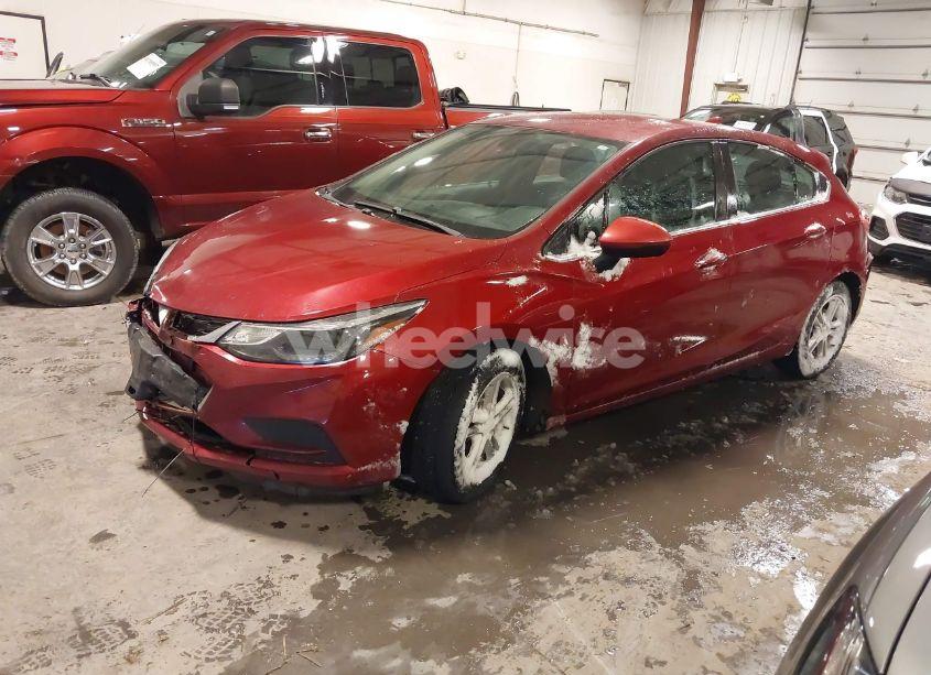 Photo 2 of 2017 Chevrolet Cruze LT AUTO (VIN 3G1BE6SM0HS526543)