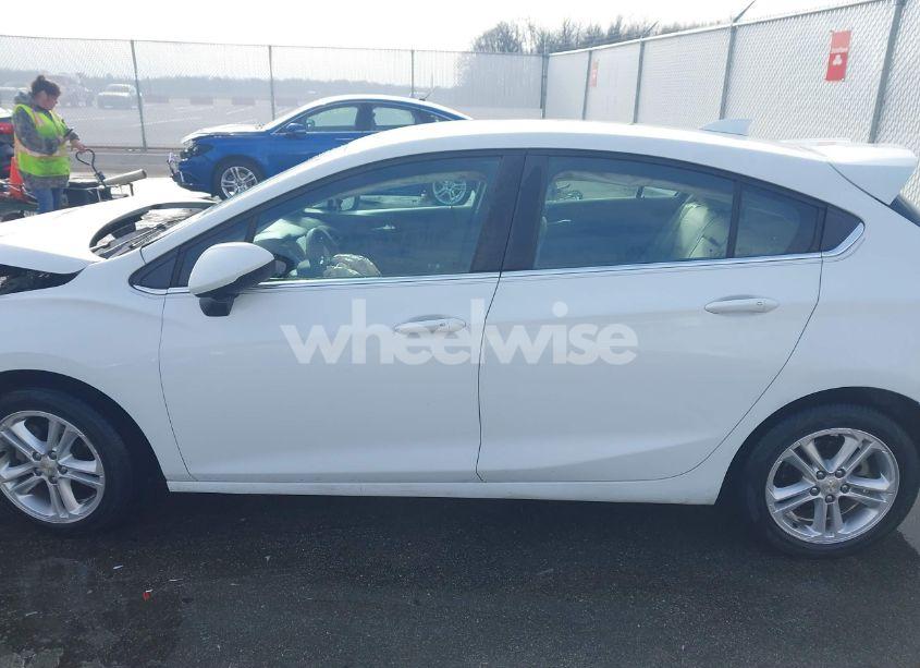 Photo 14 of 2017 Chevrolet Cruze LT AUTO (VIN 3G1BE6SM0HS589965)