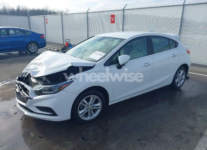 Photo 2 of 2017 Chevrolet Cruze LT AUTO (VIN 3G1BE6SM0HS589965)