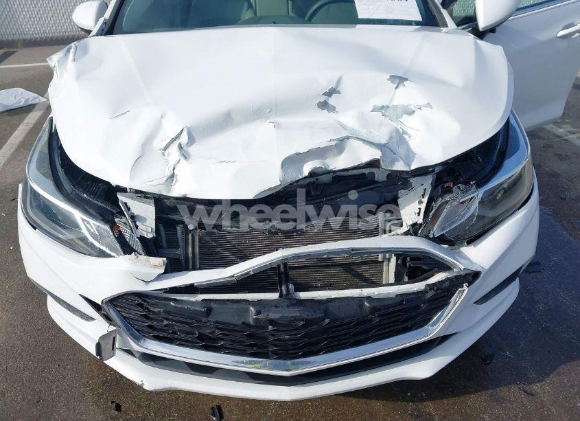 Photo 6 of 2017 Chevrolet Cruze LT AUTO (VIN 3G1BE6SM0HS589965)