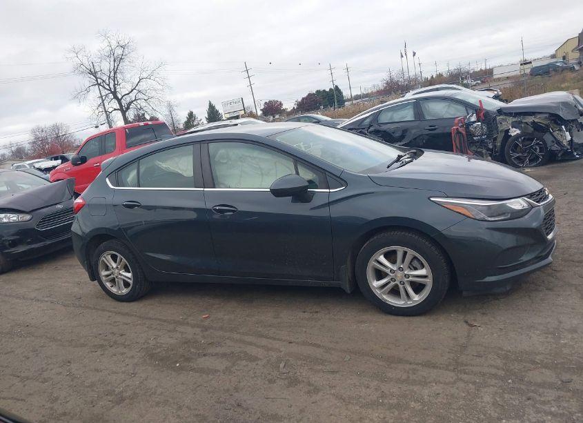 Photo 13 of 2018 Chevrolet Cruze LT AUTO (VIN 3G1BE6SM0JS653329)