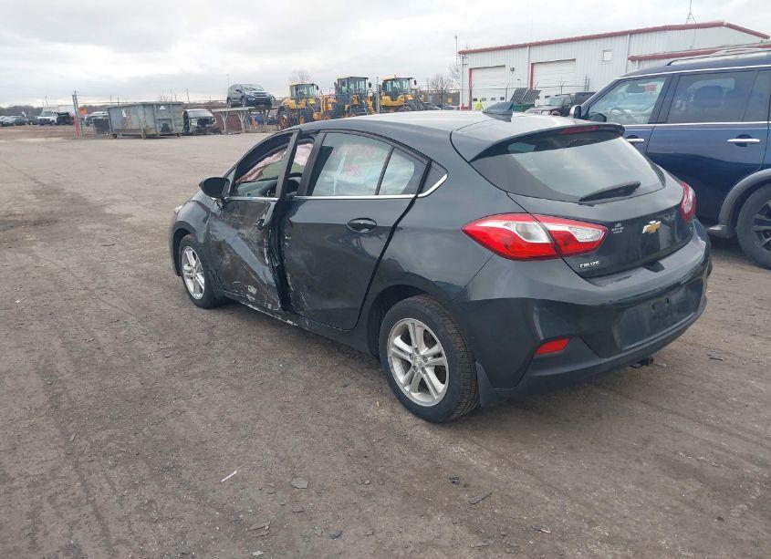 Photo 3 of 2018 Chevrolet Cruze LT AUTO (VIN 3G1BE6SM0JS653329)
