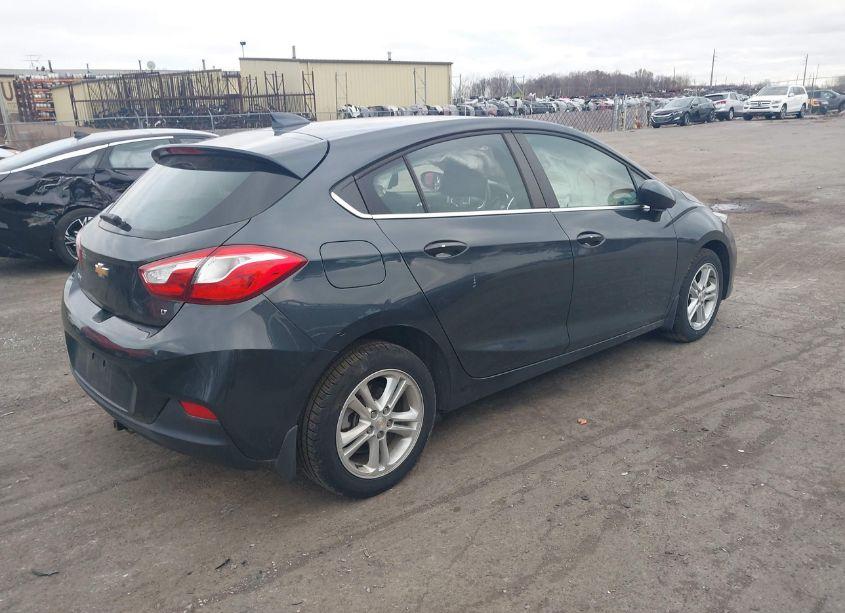 Photo 4 of 2018 Chevrolet Cruze LT AUTO (VIN 3G1BE6SM0JS653329)