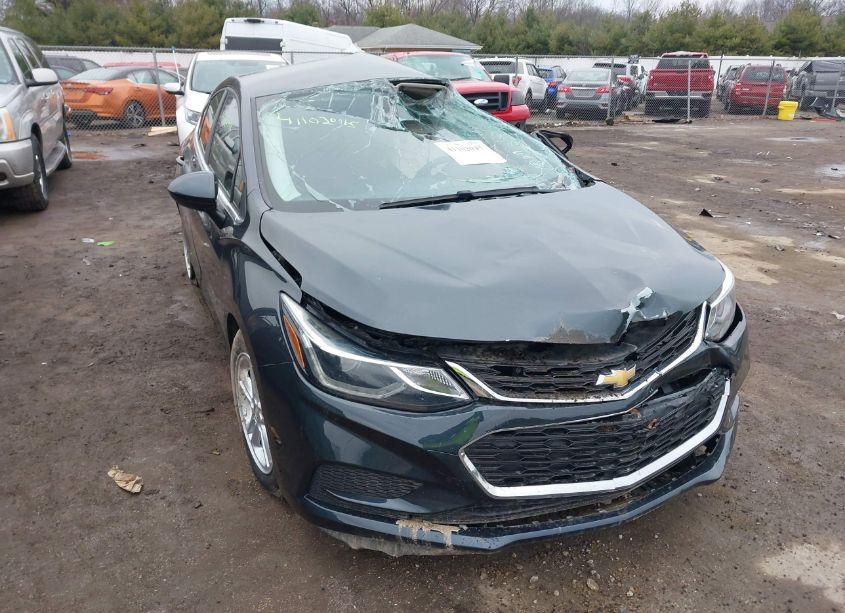 2018 Chevrolet Cruze LT AUTO (VIN 3G1BE6SM0JS653668) main photo