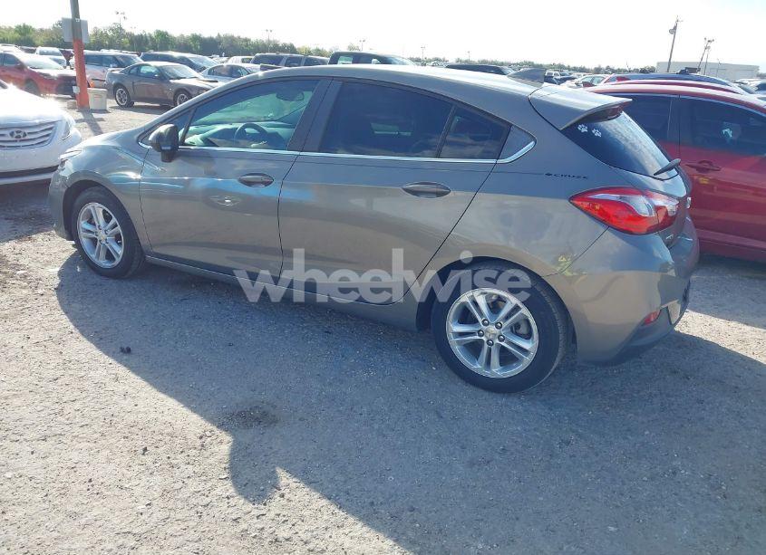 Photo 3 of 2017 Chevrolet Cruze LT AUTO (VIN 3G1BE6SM1HS538359)