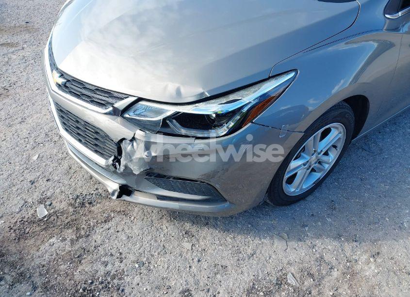 Photo 6 of 2017 Chevrolet Cruze LT AUTO (VIN 3G1BE6SM1HS538359)