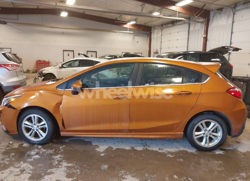 Photo 14 of 2017 Chevrolet Cruze LT AUTO (VIN 3G1BE6SM1HS540175)