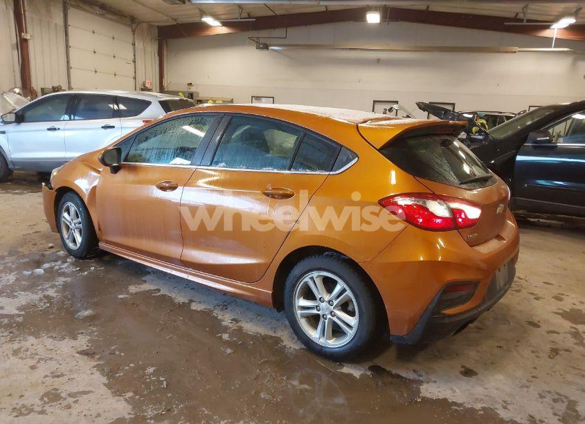 Photo 3 of 2017 Chevrolet Cruze LT AUTO (VIN 3G1BE6SM1HS540175)