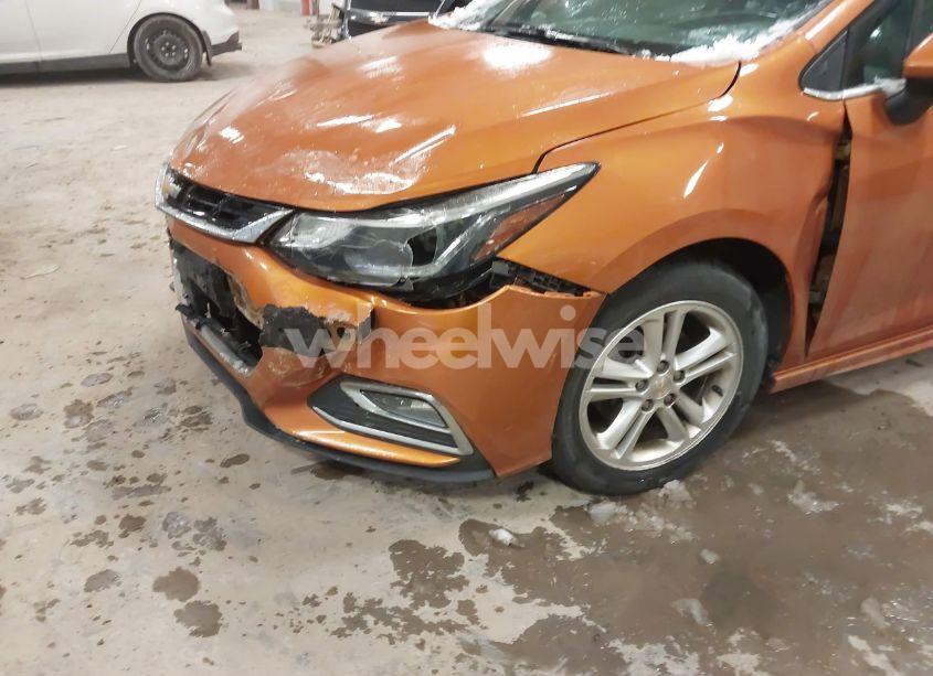 Photo 6 of 2017 Chevrolet Cruze LT AUTO (VIN 3G1BE6SM1HS540175)