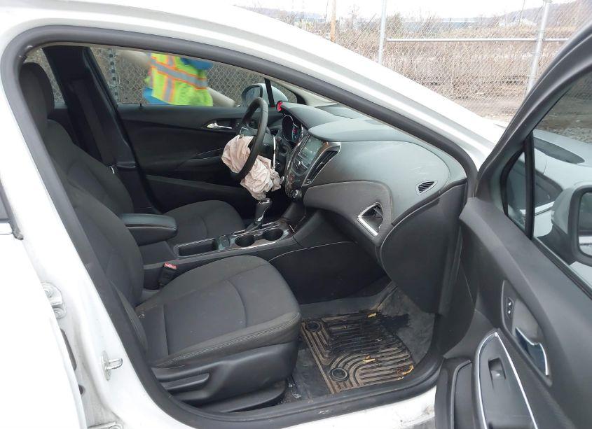 Photo 5 of 2017 Chevrolet Cruze LT AUTO (VIN 3G1BE6SM1HS569854)